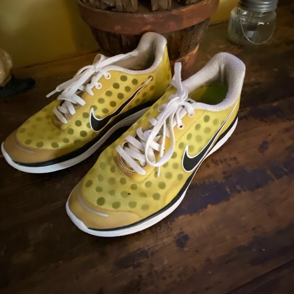 Nike Shoes - Nike Lunarswift 2